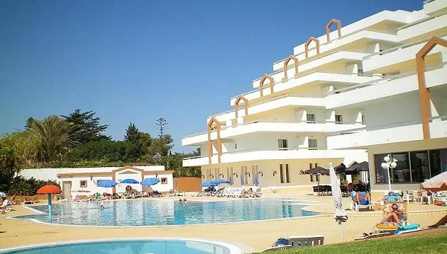 Saulės vonios Portugalijoje: atostogos 3★ viešbutyje Luar Hotel