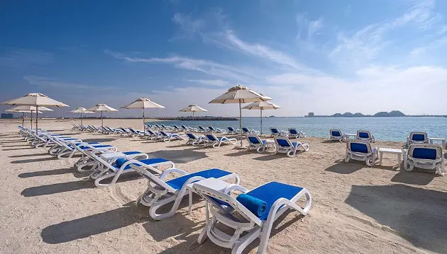 Poilsinė kelionė į JAE: ilsėkitės 4★ viešbutyje Radisson Resort Ras Al Khaimah