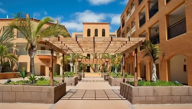 Saulės vonios Tenerifėje: viešnagė 5★ viešbutyje Grand Muthu Golf Plaza Hotel & Spa