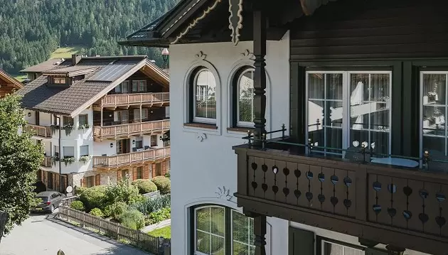 Keliaujame slidinėti į kalnus Austrijoje: 4★ viešbutis Neuhaus Zillertal Resort