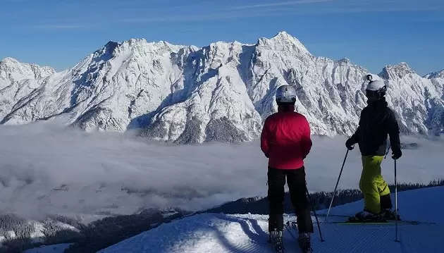 Aktyvios atostogos Austrijoje: keliaujame slidinėti ir ilsėtis į 3★ viešbutį Sporthotel Kitz